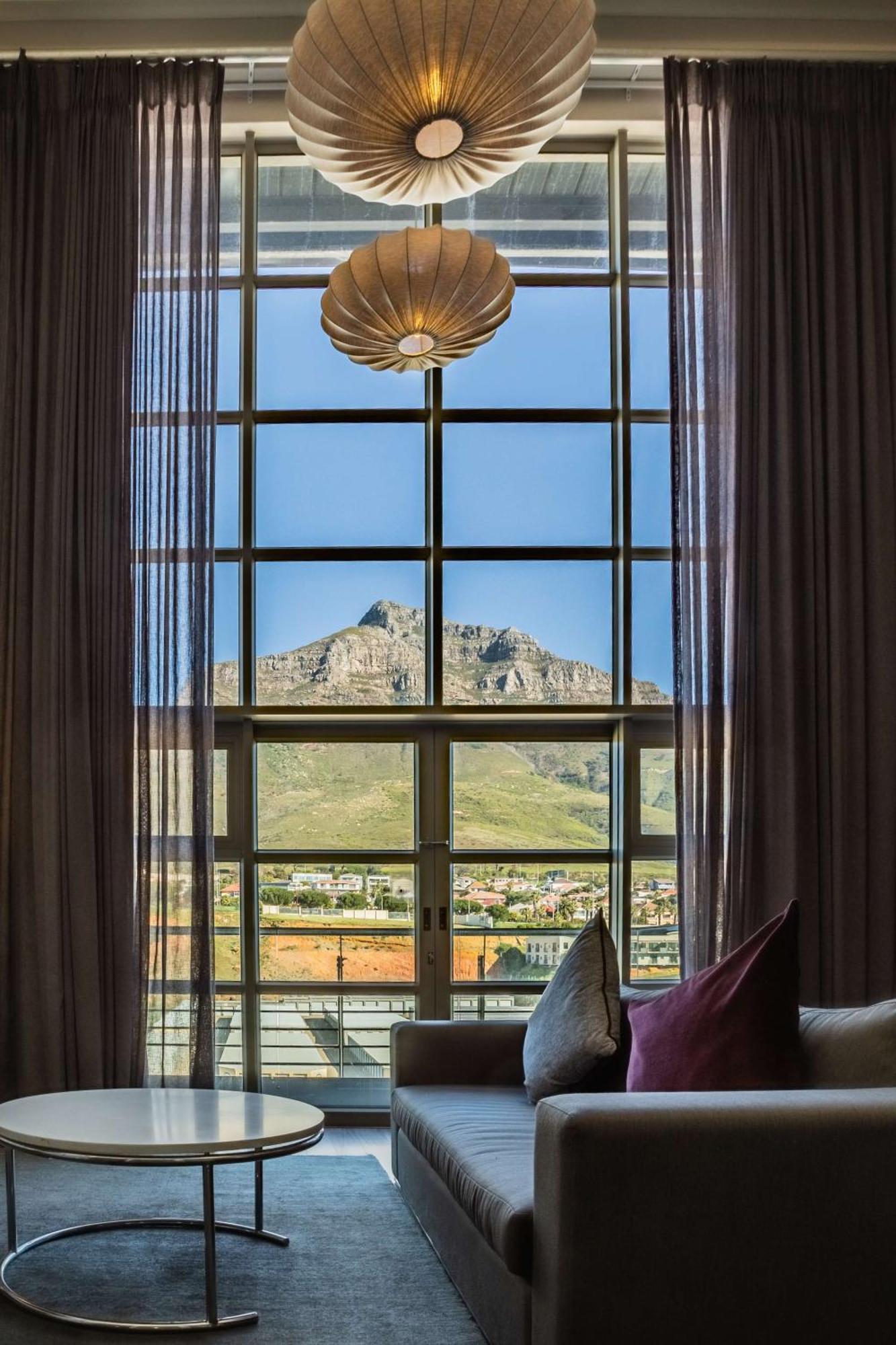 מלון Doubletree By Hilton Cape Town Upper Eastside מראה חיצוני תמונה